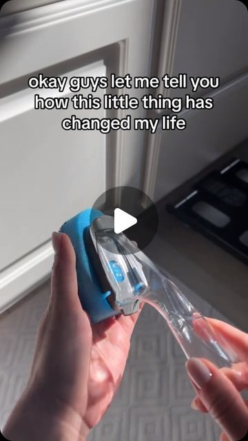 Anastasia Ver on Instagram: "This little thing has changed my life. All need to do is fill it up with soap and vinegar and you’re good to go.
#c#cleaningtipc#cleaningtricksc#cleaning tiktokc#cleaningcompanys#showers#sho
wercleaning" Home Cleaning And Organizing, Cleaning Vinegar Uses, Wash Walls Solution, Clean Hacks Tips And Tricks, Cleaning Inspiration Videos, Deep Clean House, Vinegar Cleaning Hacks, Shower Cleaning Hacks, Cleaning Shower Head