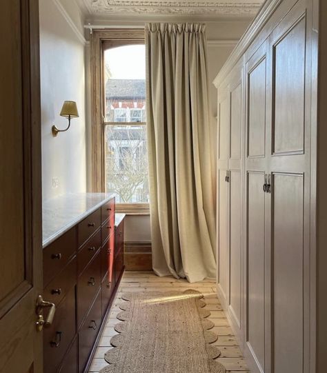 Closet Cabinetry, Room Divider Ideas, London Bedroom, Divider Ideas, Bathroom Layouts, Shower Floor Tile, Small Studio Apartment, Wardrobe Room, Bedroom Renovation