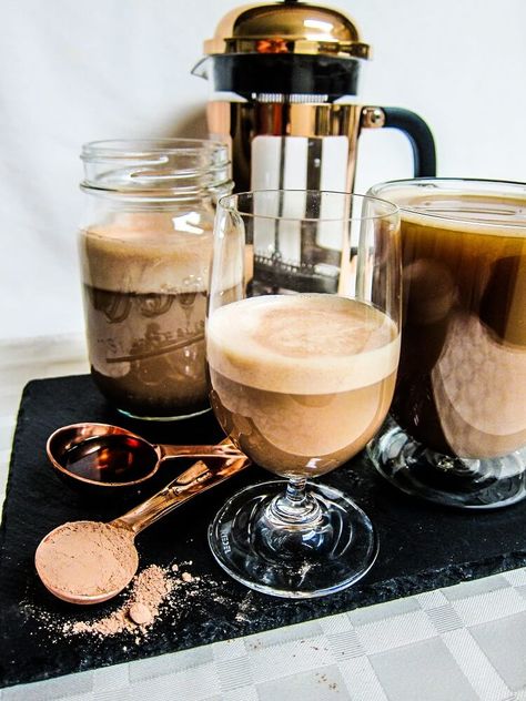 Vegan Baileys, Irish Cream Recipe, Vegan Cocktails, Vegan Xmas, Homemade Baileys, Baileys Recipes, Dessert Hummus, Big Chocolate, Irish Cream Liqueur