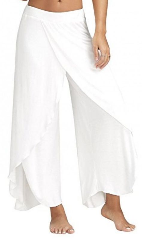 White is in! Improve your yoga fashion! Junior Pants, Leg Yoga, Loose Trousers, Fitness Sport, Colored Pants, Bhutan, Pantalon Large, Loose Pants, Type Of Pants