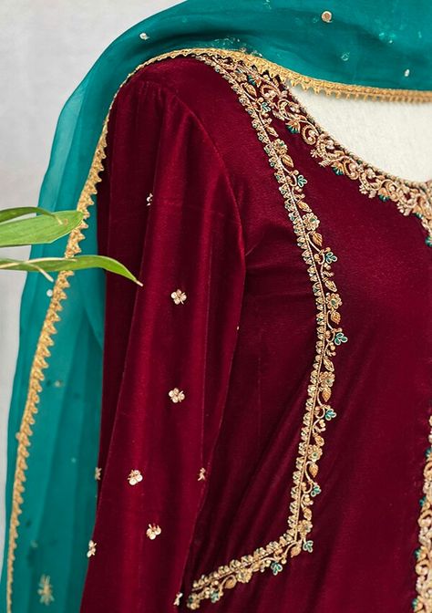 Work On Sleeves, Plazo Pant, Velvet Kurti, Velvet Suit Design, Velvet Dress Designs, Latest Dress Design, Pakistani Fancy Dresses, Pakistani Fashion Party Wear, Beautiful Pakistani Dresses