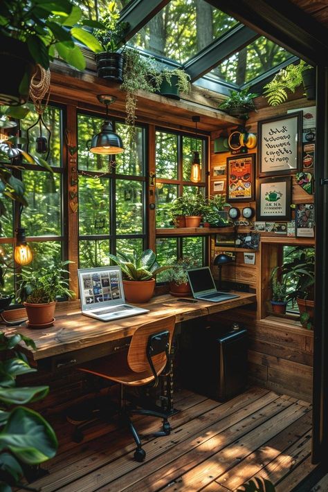 Wooden Garden Room, Cute Cottage Homes Interior, Outdoor Office Design, House Plant Room Ideas, She Shed Therapy Office, Small Greenhouse Interior Ideas, Boho Shed Interior, Greenhouse Office Space, Small She Shed Interior Ideas