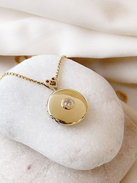 Gold Locket Necklace, Photo Locket Necklace, Gift Photo, Gold Locket, Photo Locket, Locket Necklace, Jewelry Gold, Gold Gold, Gold Yellow