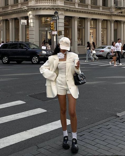 White Blazer Outfit Casual, White Loafers Outfit, Black Shorts Outfit, White Tops Outfit, White Shorts Outfit, Blazer Outfits Casual, Loafers Outfit, Blazer Outfits For Women, Clothing Staples