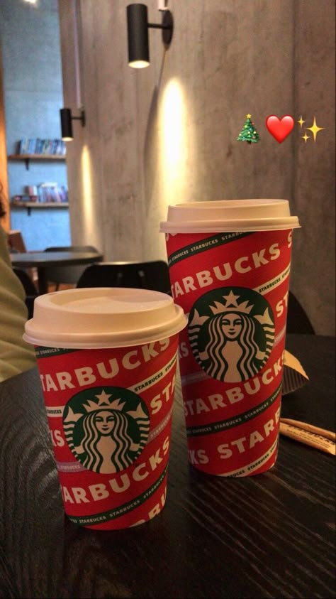 Starbucks Christmas Aesthetic, Xmas Starbucks, Starbucks Fake Story, Christmas Snaps, Christmas Instagram Story, Christmas Starbucks, Christmas Vibe, Starbucks Christmas, Cosy Christmas