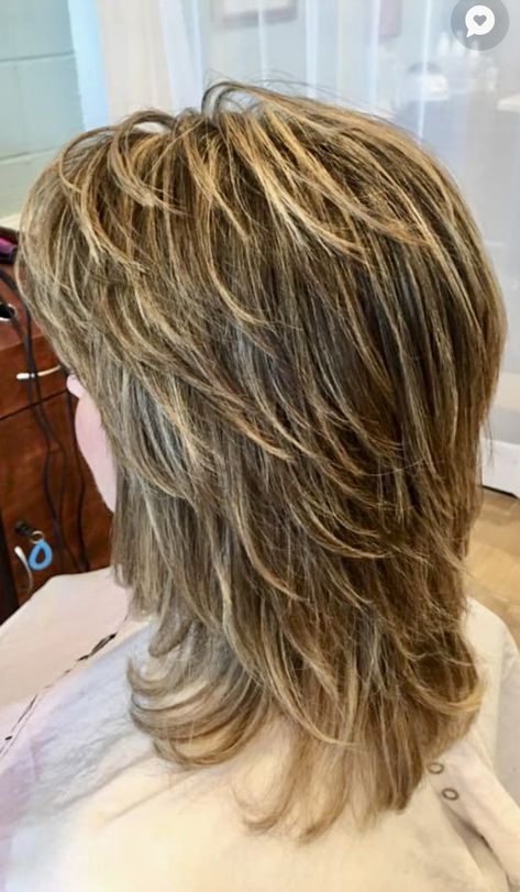 Medium Length Hair Short Layers, Shirt Layered Hairstyles, Medium Choppy Layers, Very Layered Hair Medium Over 50, Shaggy Layered Haircut, Grey Hairstyle, 2024 Haircuts, Medium Shaggy Hairstyles, Shaggy Hairstyles