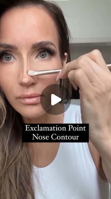 Katie Moyer on Instagram: "How to: Nose Contour (the Exclamation Point method) ❗️   My dad claims that exclamation points are overused in my writing so he’s happy I’m finding another use for them. 😒 But I hope this helps!😉  Follow for more makeup tips and tricks over 40  #mua #promakeupartist #tutorials #matureskin #follow #bridal #skincare #dallas" Make Your Nose Smaller With Makeup, Nose Contouring For Beginners, Contour The Nose, How To Contour My Nose, Makeup To Make Nose Smaller, Contouring Nose Smaller, Contour Makeup For Nose, Contour Pointy Nose, Contouring The Nose