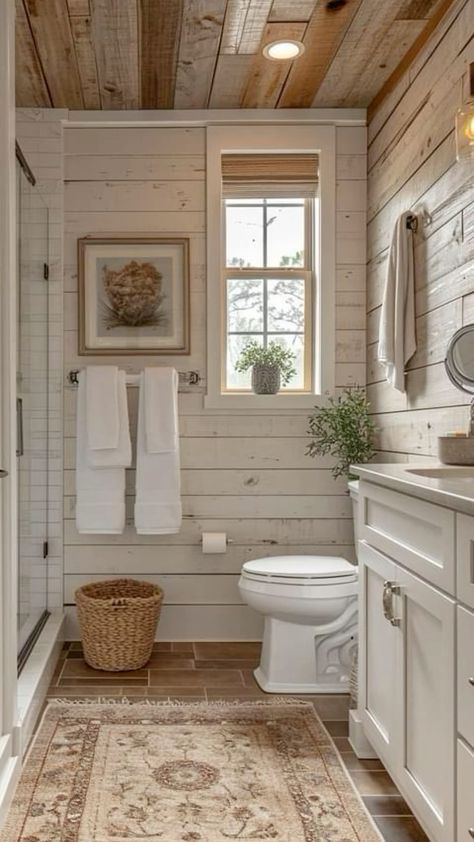 Baños Shabby Chic, Small Full Bathroom, Cabin Bathrooms, Bathroom Farmhouse Style, Casa Container, Bathroom Trends, Rustic Bathroom, Small Bathroom Decor, Renovation Ideas