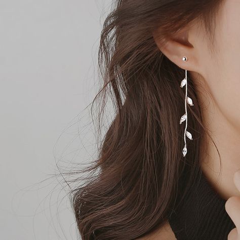 ✨Looking for that perfect, elegant piece of jewelry? You're in the right place. ✨This is a great product to wear to any formal event. ✨The tassel earrings are crafted with care and will last a lifetime! ✨Flirty, feminine earrings for every woman. ✨These will never get old, and you'll always find new ways to wear them. ✨The long tassel design is breezy, delicate, and very pretty. — Leaf Earring, Willow Leaf, Long Tassel Earrings, Jewelry Accessories Ideas, Tassel Drop Earrings, Classy Jewelry, Fancy Jewellery, Fancy Jewelry, Earring Crafts