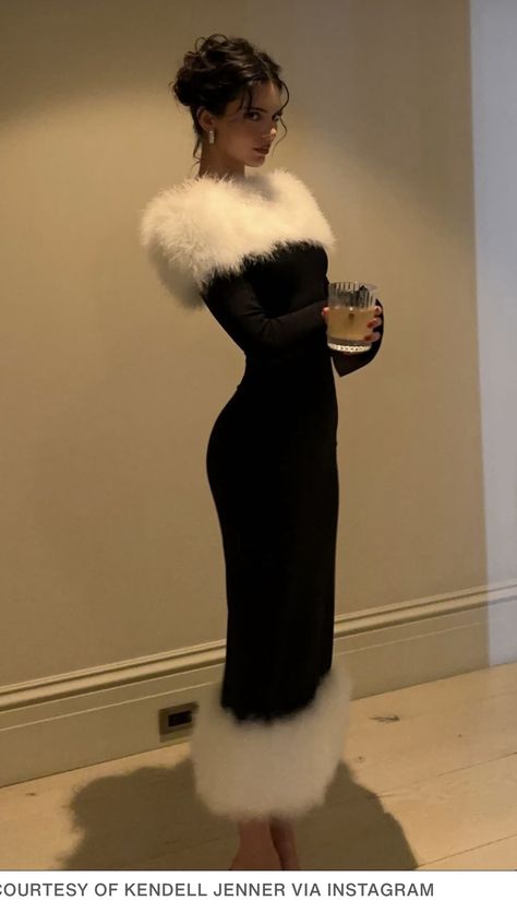 Fur Dress, Gala Dresses, Kendall And Kylie, Kendall Jenner Style, Glam Dresses, Looks Chic, Classy Dress, Gossip Girl, Kendall Jenner