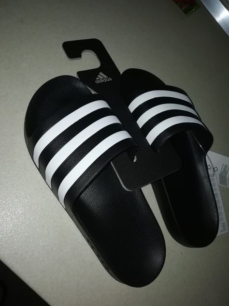 Adidas Slides For Sports, Slide Adidas, Black Adidas Slides, Addidas Slippers, Sporty Black Adidas Slides, Black Sneakers Women, Adidas Slides, Disney Acrylic Nails, Nike Slides