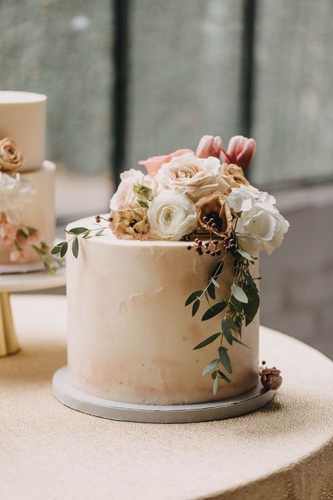 Just no getting over this earthy luxe wedding inspiration with a neutral color palette, cane-backed dining chairs and a tulle bridal cape! Simple Small Wedding Cakes, Wedding Cake One Tier, Wedding Cake Neutral, One Tier Wedding Cake, Rustic Baby Shower Cake, Single Tier Wedding Cake, Wedding Cakes One Tier, Stephanie Williams, Single Tier Cake