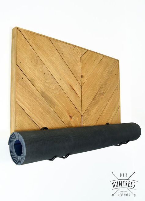 DIY Wooden Yoga Mat Rack & RYOBI Power Tools Giveaway#diyprojects #diyideas #diyinspiration #diycrafts #diytutorial Diy Yoga Mat Holder, Yoga Mat Diy, Yoga Mat Rack, Diy Yoga Mat, Ryobi Power Tools, Diy Giveaway, Yoga Mat Holder, Diy Yoga, Custom Yoga Mat