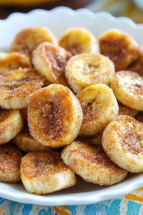 Pan Fried Cinnamon Bananas is a swift and straightforward recipe for cooking bananas, ideal for a delightful breakfast, a midday treat, or a wholesome dessert! Pan Fried Cinnamon Bananas is a simple and delicious recipe that’s perfect for a special breakfast, an afternoon snack, or even a healthy dessert! Making pan-fried bananas is incredibly easy, Healthy Air Fry Desserts, Pan Fried Cinnamon Bananas Recipe, Skillet Banana Fritters, Things To Make With A Banana, Banana Ideas Snacks, Banana Crisp Recipe, Banana Appetizers, Bruleed Bananas, Air Fried Bananas