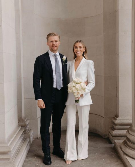 Townhall Wedding, Wedding Suit Women, Courthouse Ceremony, Wedding Suits For Bride, White Wedding Suit, Courthouse Wedding Dress, Registry Office Wedding, Pre Wedding Photoshoot Outfit, Civil Wedding Dresses