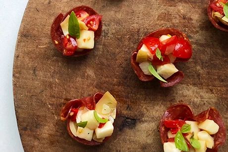 These cute little salami antipasto cups are a perfect holiday party appetizer that you can make ahead of time. Antipasto Cups, Holiday Party Appetizers, Gluten Free Puff Pastry, Make Ahead Appetizers, Food Network Canada, Italian Appetizers, Strawberry Salad, Entertaining Recipes, Holiday Appetizers