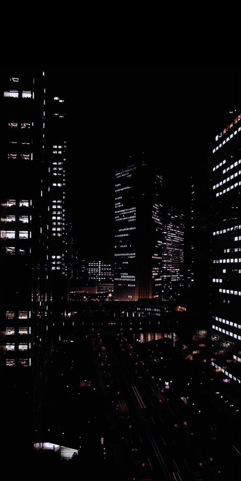 Dark City Background Aesthetic, Aesthetic City Lights Wallpaper, Nyc Midnight Aesthetic, Iphone Homescreen Aesthetic Dark, City Core Wallpaper, Nyc Wallpaper Iphone Night City Lights, Night Building Wallpaper, Night View Wallpaper City Lights, Black Building Aesthetic