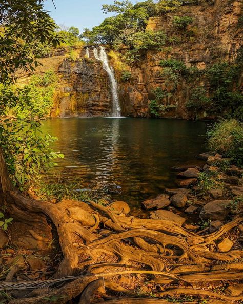 The Tanougou Waterfall in northern Benin. This is the best shower I’ve had all week! 💦 . See blog link in bio . #benin #waterfall #tanougou… Benin Africa Travel, Dahomey Kingdom, Benin Travel, Benin Africa, Benin City, Travel Africa, Visa Online, African Continent, Out Of Africa