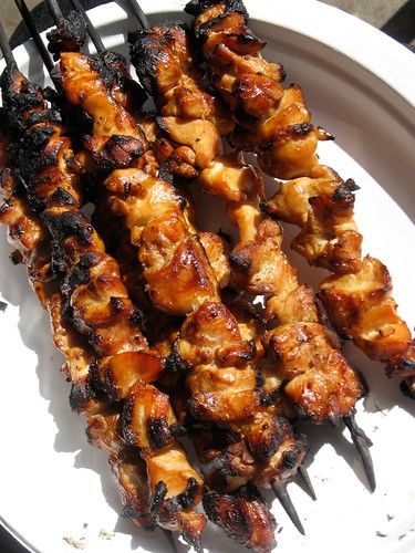 Filipino Skewers, Filipino Barbecue, Filipino Bbq, Super Bowl Party Snacks, Barbecue Skewers, Pork Barbecue, Chicken Skewer Recipe, Filipino Cuisine, Bbq Skewers