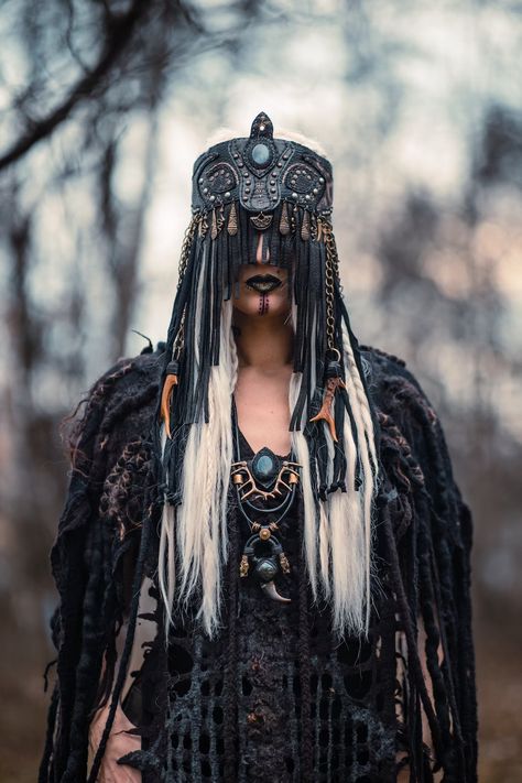 Tuva Tribe Face Mask Pagan Ritual Trance Mask Volva Druid - Etsy Norway Viking Healer Woman, Witchy Costume Ideas, Shaman Costume, Viking Shaman, Female Shaman, Ritual Mask, Druid Costume, Shaman Mask, Viking Witch