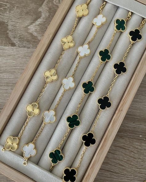 Elevate your elegance with this Gold Clover Bracelet paired with a Cartier Nail Bracelet. Perfect for luxury and style. Clover Leaf Jewelry, Gifts Bracelets, Bracelet Clover, Clover Bracelet, Gift For Men, Van Cleef Bracelet, Xoxo Jewelry, Clover Jewelry, Dope Jewelry Accessories