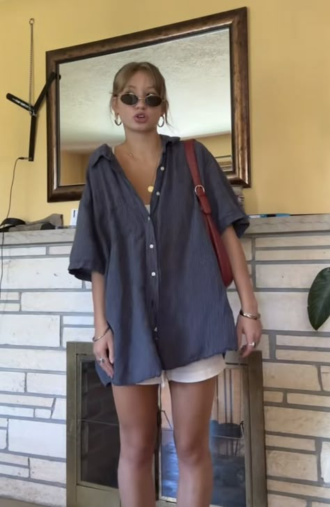 Shorts And Dress Shirt, Button Up Shirt Outfit With Shorts, Summer Outfits Button Up Shirt, Big Shirt And Shorts Outfit, Oversized Shirt And Shorts Outfit, Hot Climate Outfits, Short Sleeve Flannel Outfits, Curvy Style Inspiration, Button Down Summer Outfit