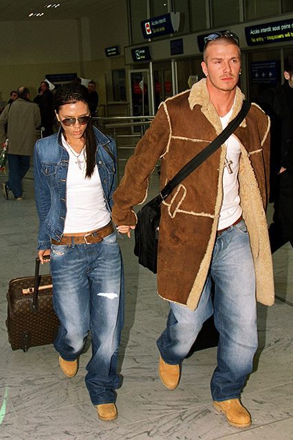 David Beckham Style 2000s, David Beckham 2000 Style, David And Victoria Beckham 2000s, David Beckham 2000s, David Beckham And Victoria, 2000s Hip Hop Fashion, David Beckham Family, David Beckham Style Outfits, Family Mansion