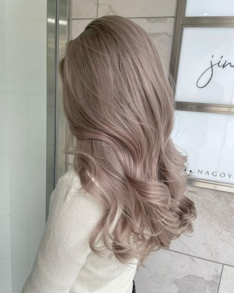 Aesthetic Haircolor, Beige Hair Color, Beige Blonde Hair, Mushroom Hair, Ash Blonde Hair Colour, Blonde Asian, Beige Hair, Korean Hair Color, Ash Hair Color