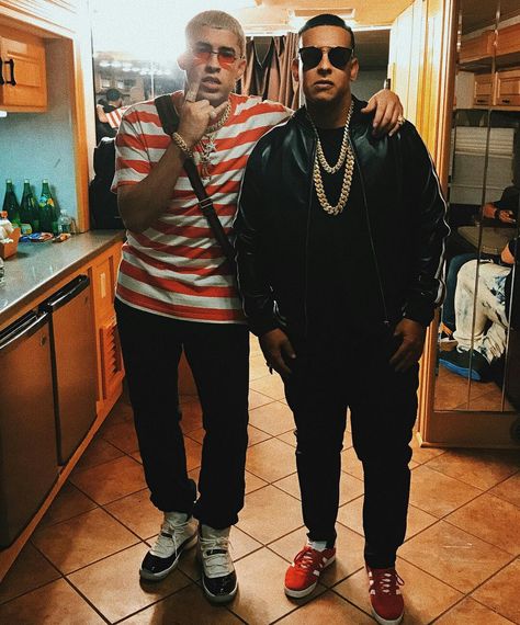 Bad Bunny x Daddy Yankee Yankees Wallpaper, Latin Grammys, Shaytards, Bunny Fashion, Romeo Santos, Bunny Wallpaper, Bunny Pictures, Lil Pump