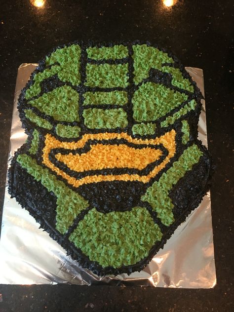 Master chief cake in buttercream Halo Themed Cake, Master Chief Birthday Cake, Halo Cake Birthday, Halo Birthday Cake Master Chief, Master Chief Cake, Master Chief Birthday Party Ideas, Halo Birthday Party Ideas Master Chief, Halo Cake Ideas, Halo Cakes For Boys