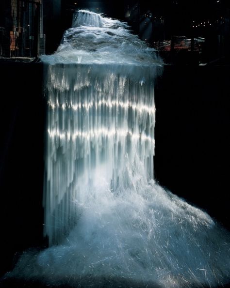 Glass Waterfall and River Sculptures Give Shattering Illusion - My Modern Met Glass Waterfall, Steel Sculpture, Gorgeous Glass, Sculpture Installation, Glass Art Sculpture, Glass Chandelier, Glass Sculpture, Exhibition Design, Light Art