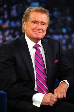 Regis Philbin August 25, 1931 Regis Philbin, Culture Fashion, Tv Presenter, People Of Interest, Seinfeld, Famous Men, Don't Be Afraid, Sports Business, New York Post