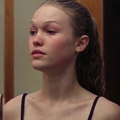 Kat Stratford, Julia Stiles, 10 Things I Hate About You, Ideal Girl, Christina Ricci, Face Claims, Summer Girls, Pretty Woman, Girly Things