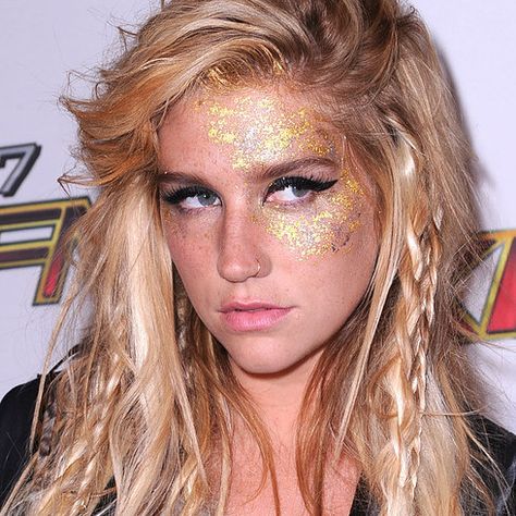 47 Surprising Kesha Facts That Will Make You Love Her Even More Kesha Halloween Costume, Kesha Costume, Kesha Makeup, Kesha Outfits, Kesha Concert, Kesha Rose, Concert Makeup, Rave Makeup, Popsugar Beauty