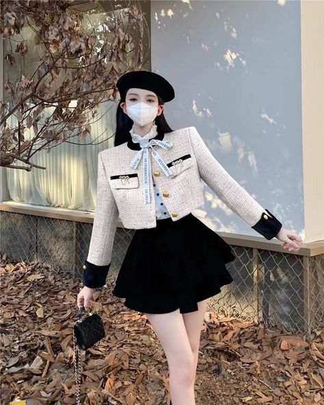 Preppy Chic Outfits, Tweed Outfit, Rok Mini, Glamour Outfit, Derby Outfits, Korean Fashion Dress, Fashion Attire, Swaggy Outfits, Modest Fashion Outfits