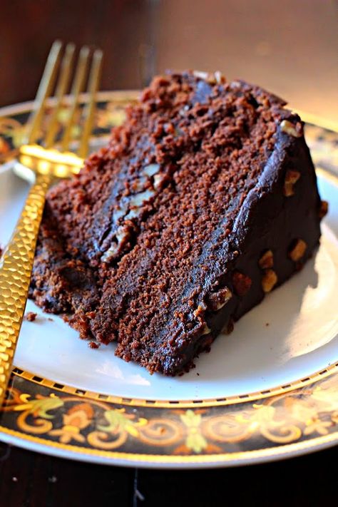 Chocolate Cake Homemade, Chocolate Bourbon Cake, Homemade Bourbon, Bourbon Cake, Bourbon Chocolate, Boozy Chocolate, Bourbon Recipes, Spicy Chocolate, Cake Homemade