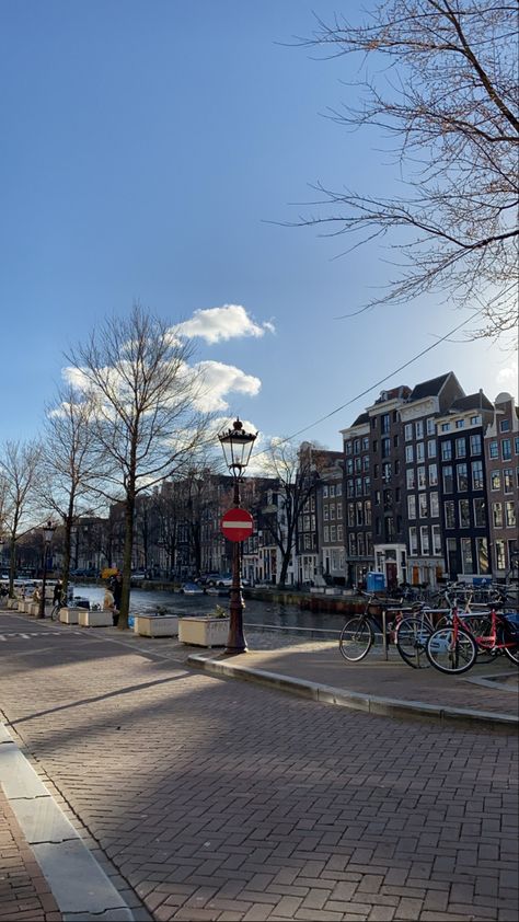 Belanda Vibes, Amsterdam Stories Instagram, Belanda Aesthetic, Traveling Amsterdam, Amsterdam Pictures, Amsterdam Photography, Amsterdam Photos, Airport Aesthetic, Minions Wallpaper