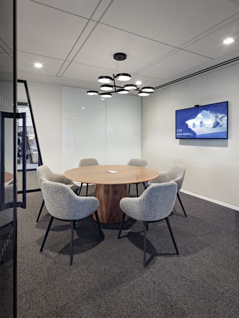 Waterfall Asset Management Offices - New York City Management Office, Office Interior Design Modern, Office Meeting Room, City Office, Acoustic Wall Panels, Office Meeting, Banquette Seating, Collaboration Space, Acoustic Wall