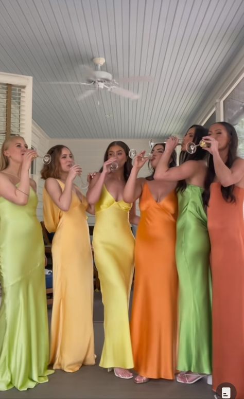 Beach Wedding Aesthetic Bridesmaid, Mismatched Yellow Bridesmaid Dresses, Multi Colored Bridesmaids, Colorful Chic Wedding, Citrus Wedding Bridesmaids, Bridesmaid Different Color Dresses, Different Bridesmaid Dresses Same Color, Hawaii Bridesmaid Dresses, Citrus Bridesmaid Dresses