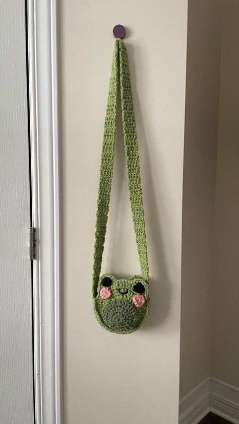 Frog Pouch Crochet, Frog Purse Crochet, Frog Bag Crochet, Trending Summer Nails 2023, Trending Winter Nails, Knitted Aesthetic, Cute Crochet Frog, Trending Acrylic Nails, Knit Aesthetic