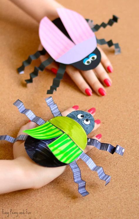 Discover the best ideas for creepy, crawly, or cutesy insect crafts to make with your kids! Insects Kindergarten, Bug Activities, Insects Preschool, Bugs Preschool, Insect Activities, Turtle Crafts, Insect Crafts, Puppets Diy, Bug Crafts