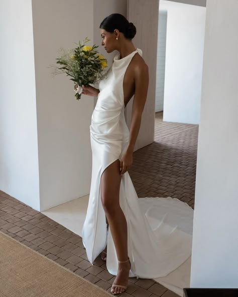 All Posts • Instagram Mermaid Wedding Dress Satin, Simple Mermaid Wedding Dress, Halter Top Wedding Dress, Halter Neck Wedding Dress, Wedding Dress Satin, Wedding Gown Simple Elegant, Wedding Gown Simple, Neck Wedding Dress, Hollywood Style