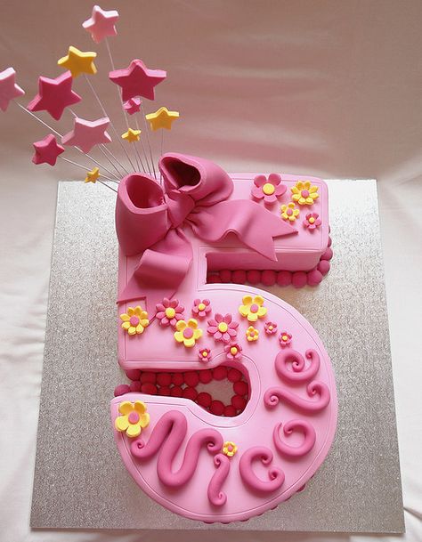 pretty number 5 cake. I would so make this for someones 5ht birthday party!! Number 5 Cake, Number Birthday Cakes, 5 Cake, 5th Birthday Cake, Number Five, Barbie Cake, Number Cakes, Cake Pictures, Novelty Cakes