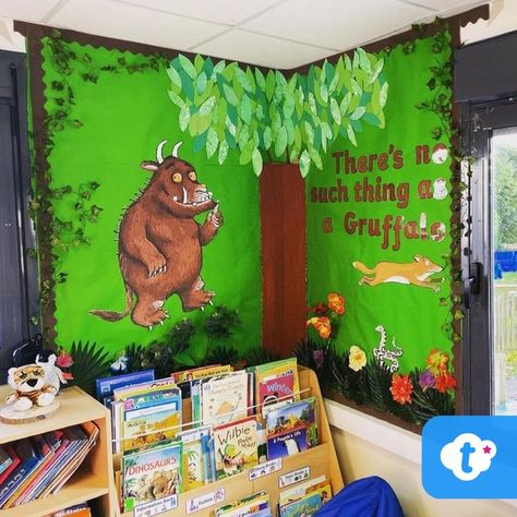 Classroom Reading Corner Ideas, Gruffalo Display, Book Corner Classroom, Book Corner Display, Nursery Display Boards, Reading Corner Ideas, Classroom Reading Corner, Primary Classroom Displays, Preschool Displays