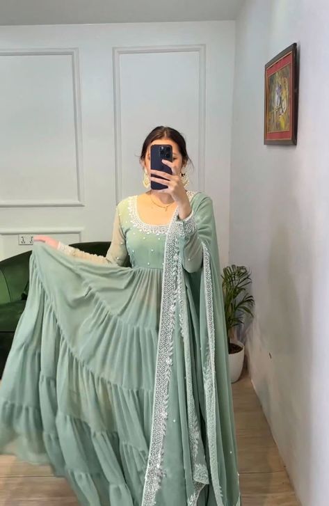 Dress For Mehandi, Full Flared Anarkali, Traditional Dresses Indian, Flair Gown, Long Anarkali Gown, Moti Work, Partywear Dresses, Cotton Gowns, Anarkali Gown