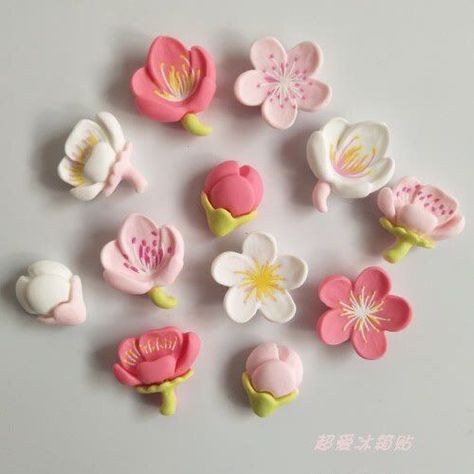 How to Make Beautiful Air Dry Clay Magnets: Step-by-Step Guide Air Dry Clay Charm Ideas, 3d Printed Fridge Magnets, Clay Magnets Easy, Cute Magnets For Fridge, Mini Air Dry Clay Ideas, Ceramic Magnets Ideas, Fimo Magnets, Polymer Clay Magnets Ideas, Flower Clay Art