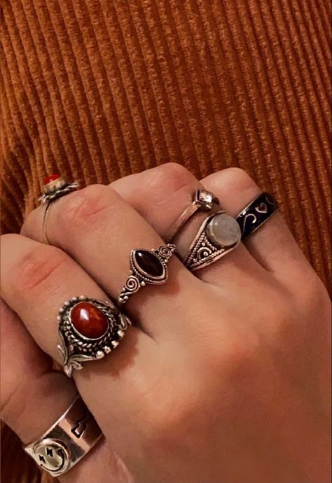 Vintage Hippie Jewelry, Hippie Rings Aesthetic, Grunge Rings Aesthetic, Grunge Jewelry Aesthetic, Pirate Rings, Grunge Rings, Grunge Jewellery, Hipster Rings, Hippie Ring