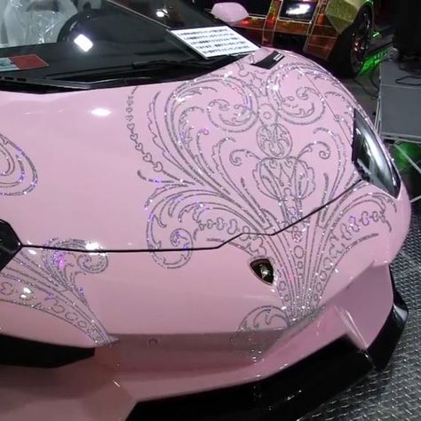 Fairy Car Decorations, Girly Cars Vehicles, Y2k Car Accessories, Mcbling Car, Dream Car Aesthetic, Y2k Cars, Pink Hellcat, Pink Car Decor, To Fast To Furious