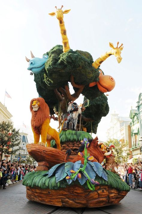 Once Upon A Dream Parade ◆ Disneyland Paris Disney Experiences, Disneyland Parade, Carnival Floats, Disney Parade, Best Christmas Toys, Once Upon A Dream, Fairy Tale Theme, Parade Float, Disney Day