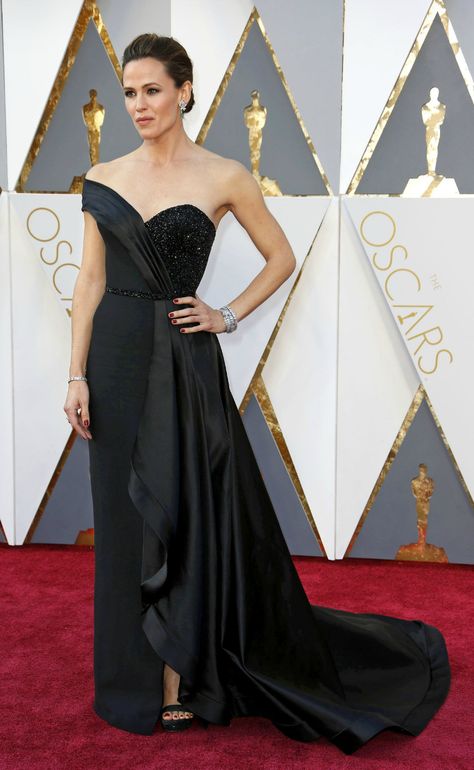 Oscar's 2016: Top 12 Looks: Organized Mess Couture, Vestidos Oscar, Academy Awards Red Carpet, Oscar Gowns, Celebrity Inspired Dresses, Oscar Dresses, Red Carpet Gowns, Mtv Movie Awards, Jennifer Garner